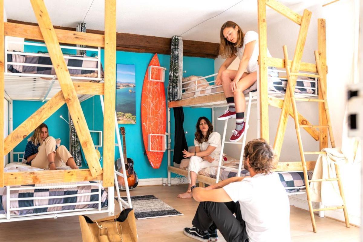 Surf Hostel Biarritz Bagian luar foto