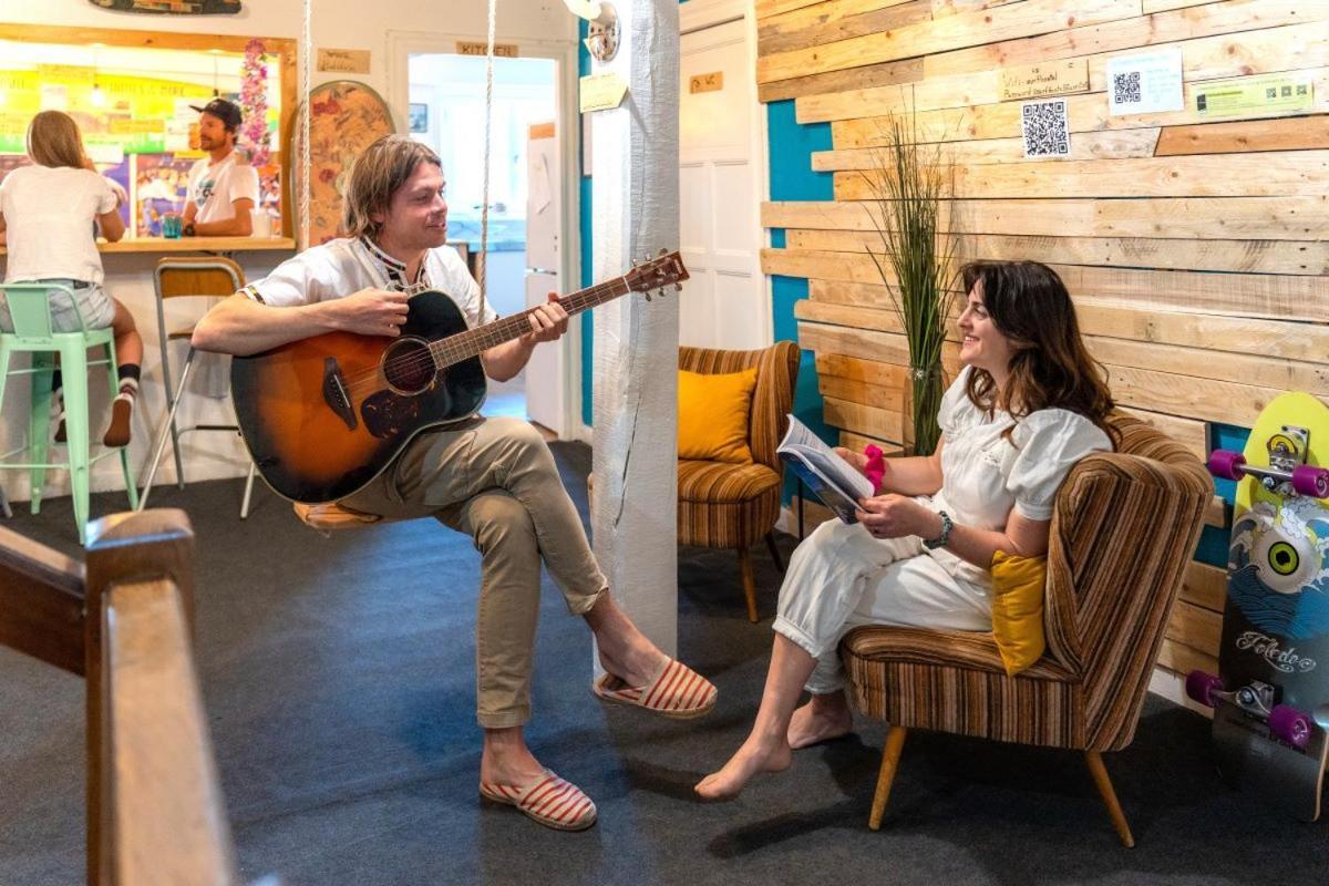 Surf Hostel Biarritz Bagian luar foto