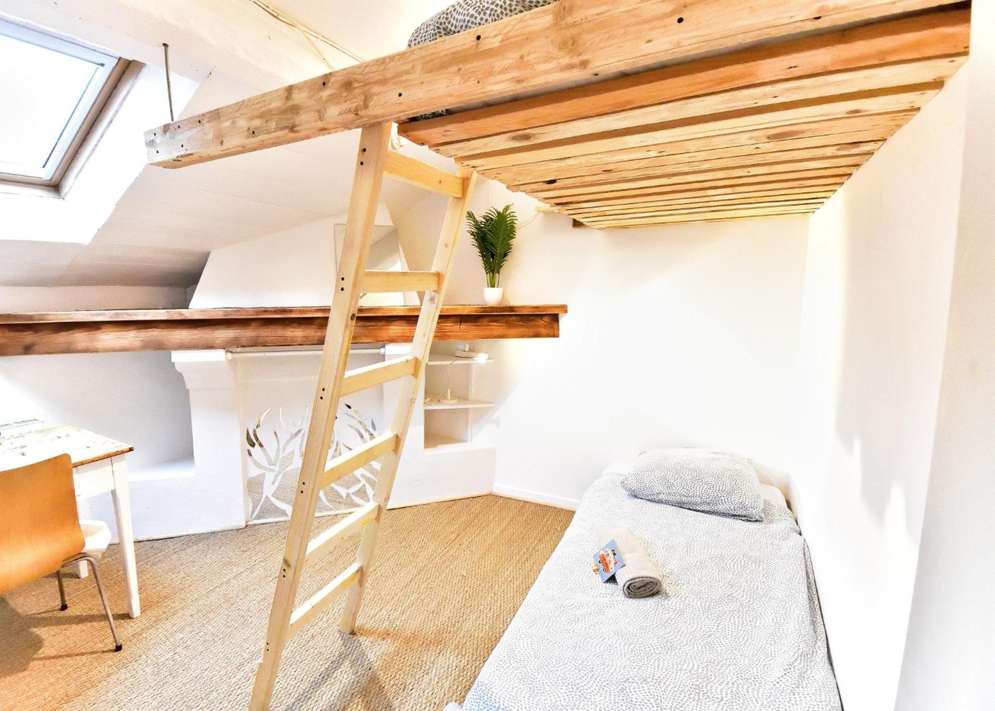 Surf Hostel Biarritz Bagian luar foto