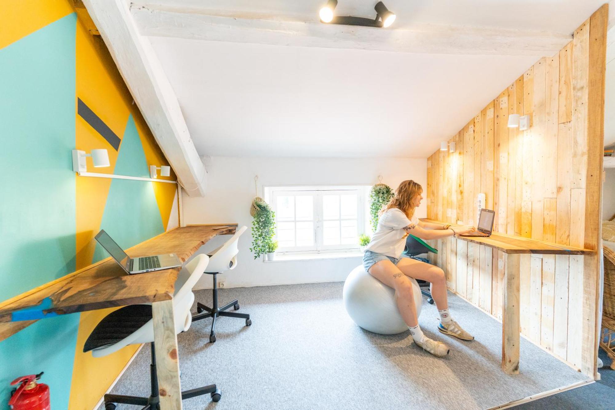 Surf Hostel Biarritz Bagian luar foto
