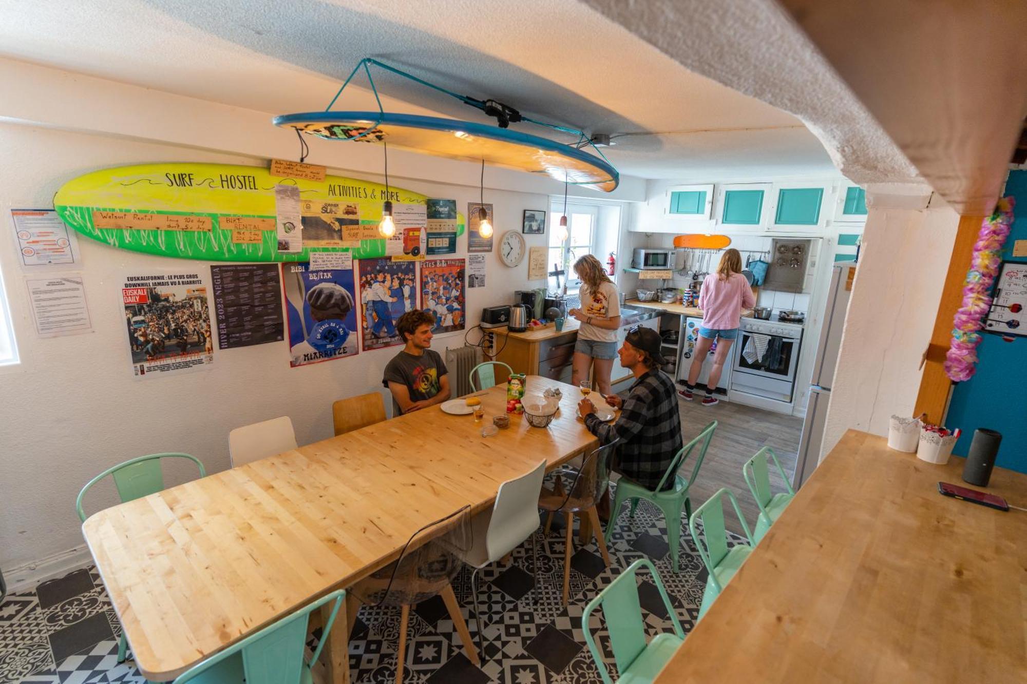 Surf Hostel Biarritz Bagian luar foto