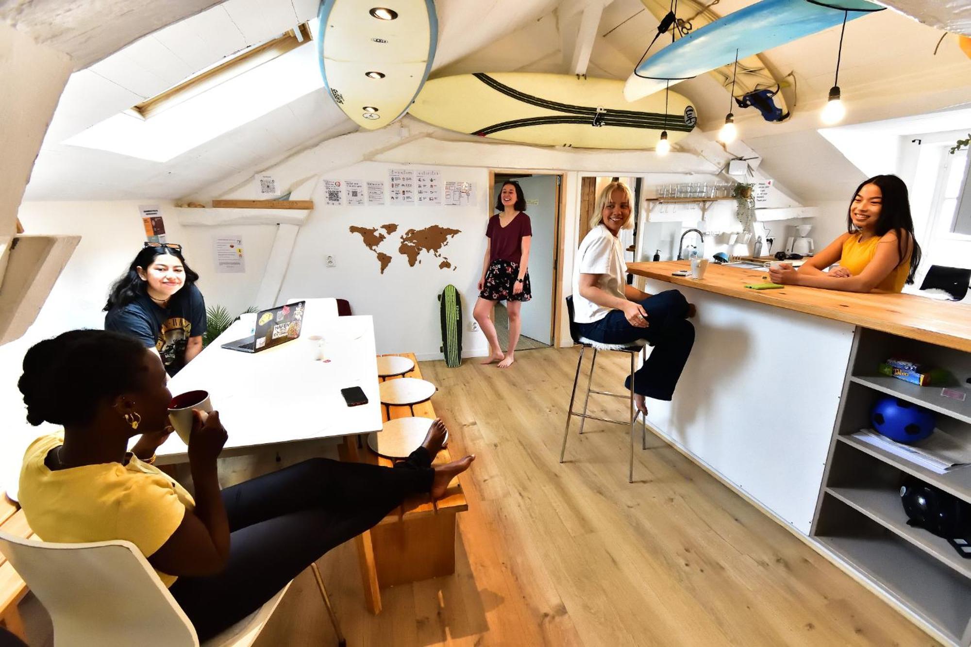 Surf Hostel Biarritz Bagian luar foto